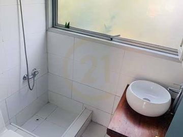 VENTA GRAN TERRENO CON 2 CASAS Y 2 LOFT CHICUREO
