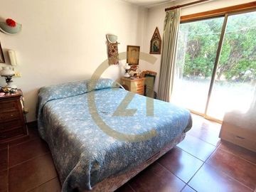 VENTA GRAN TERRENO CON 2 CASAS Y 2 LOFT CHICUREO