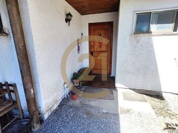 VENTA GRAN TERRENO CON 2 CASAS Y 2 LOFT CHICUREO