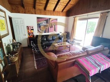 VENTA GRAN TERRENO CON 2 CASAS Y 2 LOFT CHICUREO