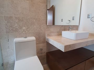 Casa en venta privada San Angel 2 con recamara en planta baja