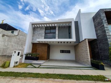 Casa en venta privada San Angel 2 con recamara en planta baja