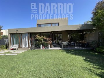 Casa en Venta en Chicureo/ Piedra Roja