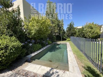 Casa en Venta en Chicureo/ Piedra Roja