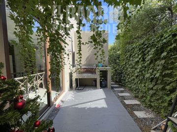 Casa en Venta en Chicureo/ Piedra Roja