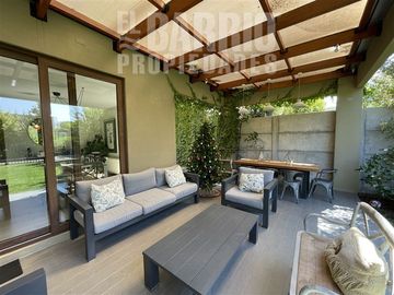 Casa en Venta en Chicureo/ Piedra Roja