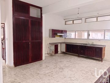 Casa en venta en Colonia Centro Carmen Serdán de San Andrés Tuxtla, Ver.