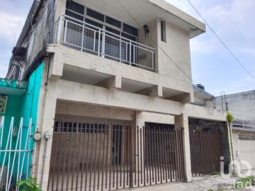 Casa en venta en Colonia Centro Carmen Serdán de San Andrés Tuxtla, Ver.