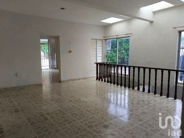 Casa en venta en Colonia Centro Carmen Serdán de San Andrés Tuxtla, Ver.