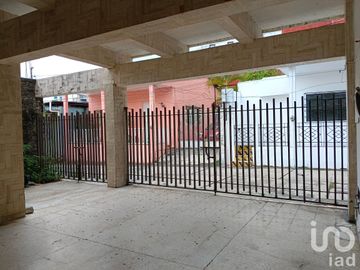 Casa en venta en Colonia Centro Carmen Serdán de San Andrés Tuxtla, Ver.