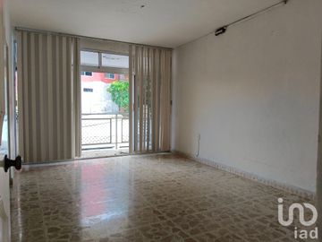 Casa en venta en Colonia Centro Carmen Serdán de San Andrés Tuxtla, Ver.