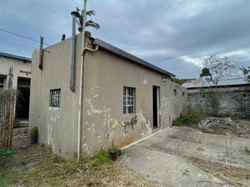 CASA A RECICLAR  EN VENTA EN AVENIDA ZANNI