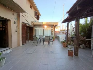 HERMOSA CASA - ZONA SANTA TERESITA -