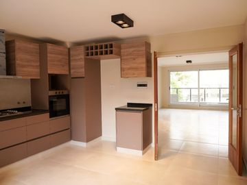 DEPARTAMENTO DE TRES DORMITORIOS VENTA CONFORT CENTRO