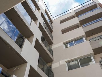DEPARTAMENTO DE TRES DORMITORIOS VENTA CONFORT CENTRO