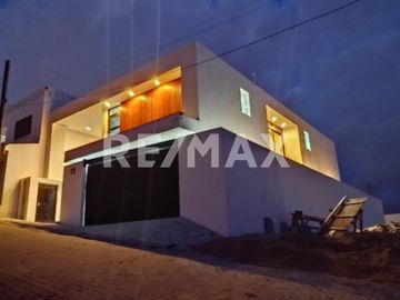 CASA EN VENTA EN BAJA MALIBU (SECCION LOMAS)