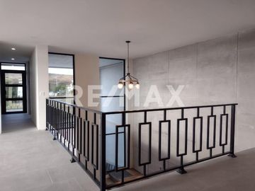 CASA EN VENTA EN BAJA MALIBU (SECCION LOMAS)