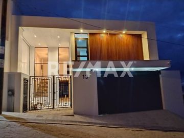CASA EN VENTA EN BAJA MALIBU (SECCION LOMAS)