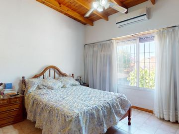 Casa en Venta con Pileta en Gonnet