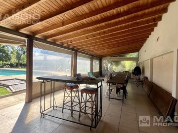 CASA EN VENTA BARRIO PARQUE GAONA