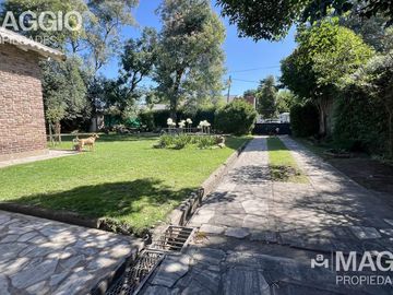 CASA EN VENTA BARRIO PARQUE GAONA