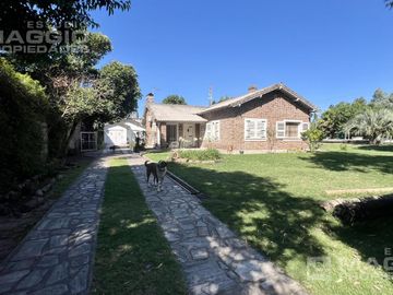 CASA EN VENTA BARRIO PARQUE GAONA