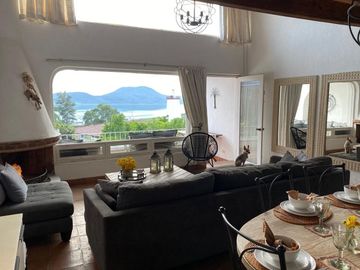 CASA EN VENTA EN VALLE DE BRAVO