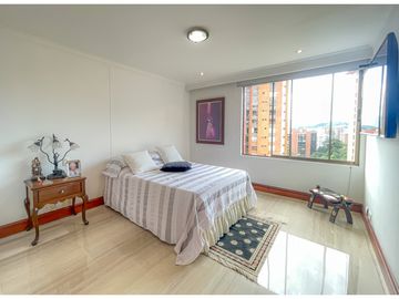 APARTAMENTO EN ARRIENDO EN EL POBLADO MEDELLN