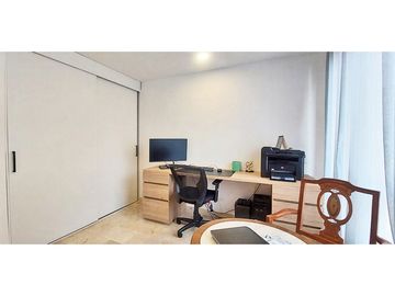Vendo apto remodelado a 3 cuadras de la Av. El Poblado Los Parra