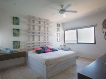 Penthouse con 4 Recámaras Frente al Mar en Chicxulub Puerto