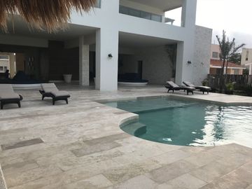 Penthouse con 4 Recámaras Frente al Mar en Chicxulub Puerto