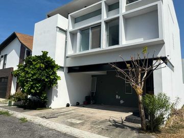 CASA de 3 RECAMARAS en VENTA en LA RIVIERA VERACRUZANA