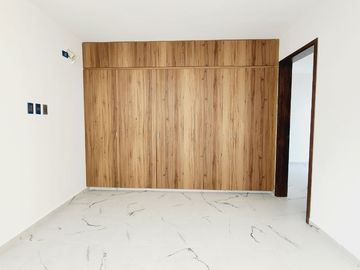Casa en VENTA CON AMPLIO TERRENO fracc LOMAS RESIDENCIAL