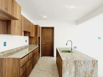 Casa en VENTA CON AMPLIO TERRENO fracc LOMAS RESIDENCIAL