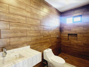 Casa en VENTA CON AMPLIO TERRENO fracc LOMAS RESIDENCIAL