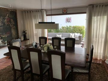 Casa en venta de 5 dormitorios c/ cochera en La Molina, Lima, Perú