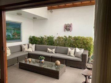 Casa en venta de 5 dormitorios c/ cochera en La Molina, Lima, Perú