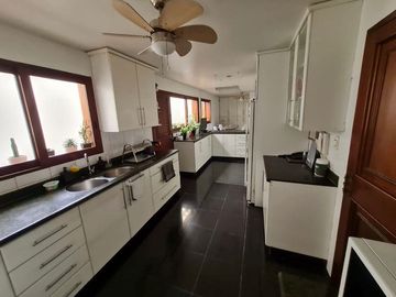 Casa en venta de 5 dormitorios c/ cochera en La Molina, Lima, Perú