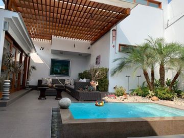 Casa en venta de 5 dormitorios c/ cochera en La Molina, Lima, Perú