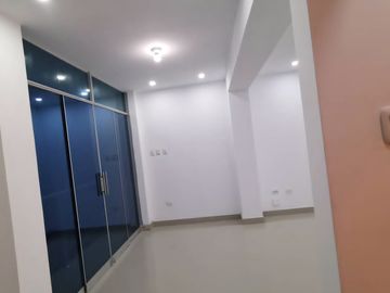 Departamento en venta de 4 dormitorios en Trujillo, Perú