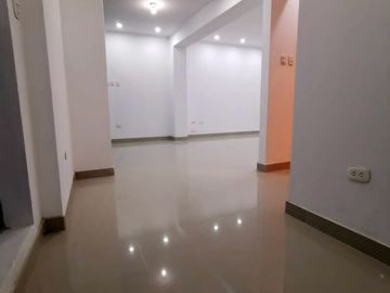 Departamento en venta de 4 dormitorios en Trujillo, Perú