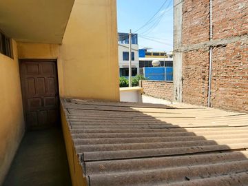 Casa en venta de 6 dormitorios c/ cochera en Trujillo, Perú