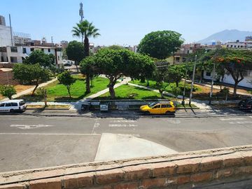 Casa en venta de 6 dormitorios c/ cochera en Trujillo, Perú