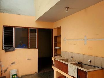 Casa en venta de 6 dormitorios c/ cochera en Trujillo, Perú