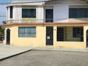 Casa en venta de 6 dormitorios c/ cochera en Trujillo, Perú