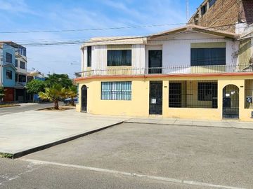 Casa en venta de 6 dormitorios c/ cochera en Trujillo, Perú