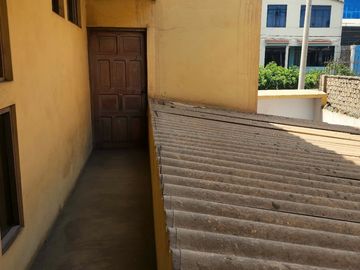 Casa en venta de 6 dormitorios c/ cochera en Trujillo, Perú