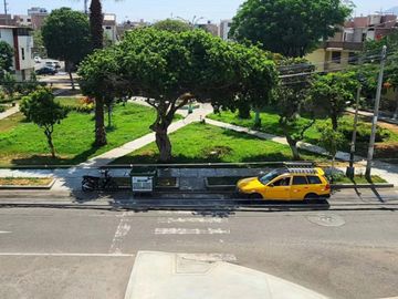 Casa en venta de 6 dormitorios c/ cochera en Trujillo, Perú