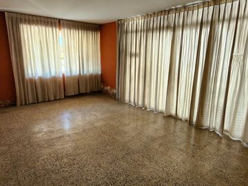 Casa en venta de 6 dormitorios c/ cochera en Trujillo, Perú