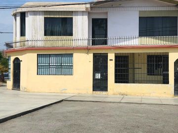 Casa en venta de 6 dormitorios c/ cochera en Trujillo, Perú